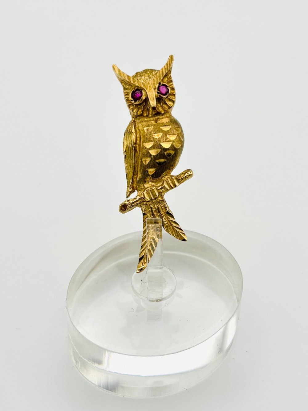 Stunning Owl Pin Bird Brooch Ruby Eyes Hallmarked 375 9ct gold